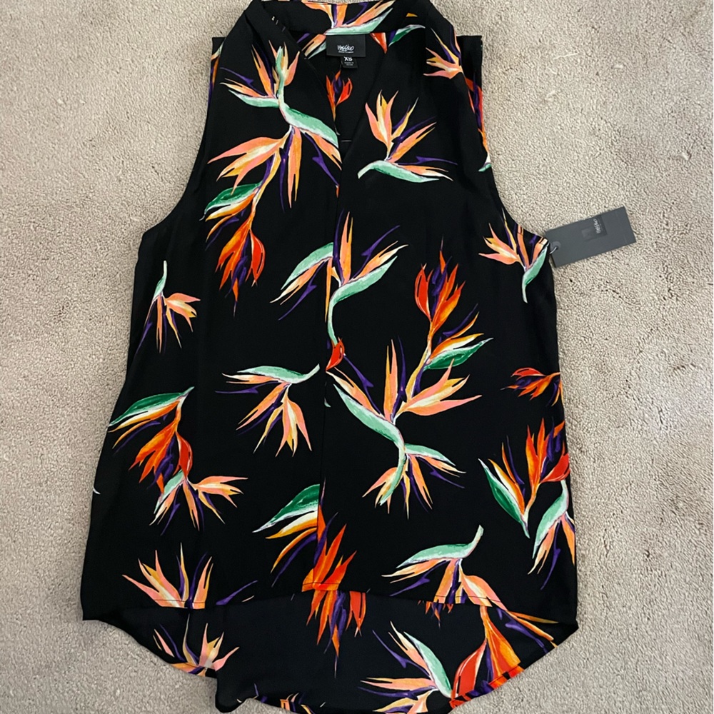 NWT New Massimo V Neck Flowy Tank Top Blouse